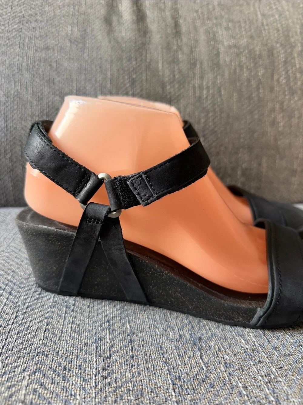 Teva Women’s Cabrillo Black Leather Wedge Sandals Size: 10